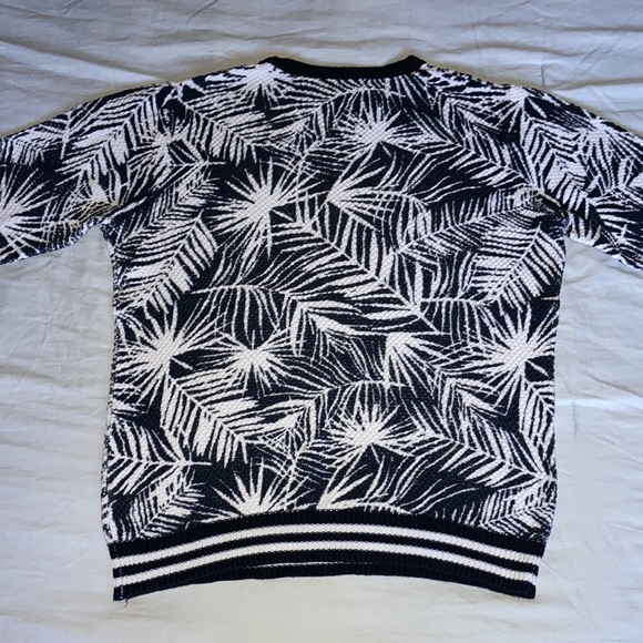 Men’s Knitted Crewneck Sweater - Picture 3 of 5